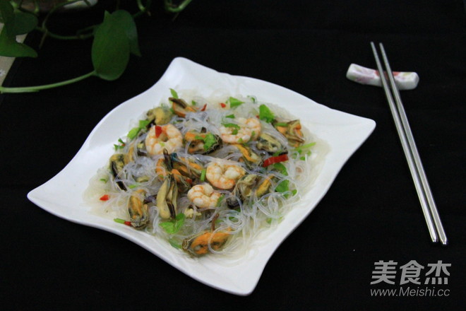 Fresh and Refreshing Seafood Mixed Vermicelli recipe