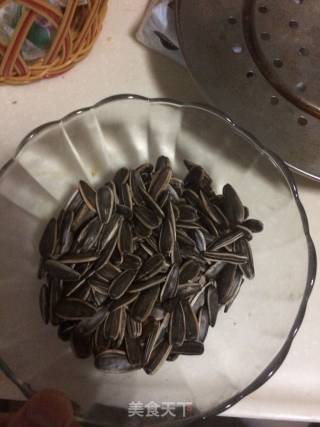 Microwave Fried Raw Sunflower Seeds recipe