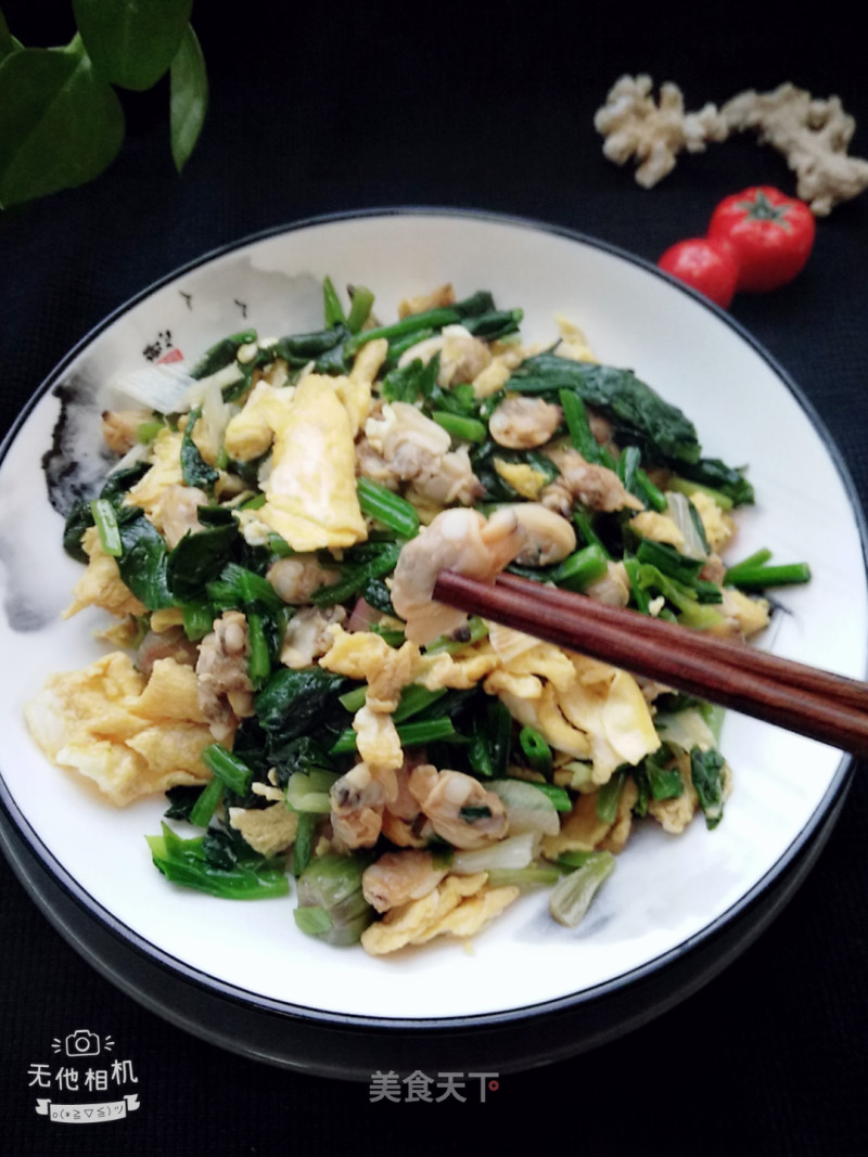 Scrambled Eggs with Spinach and Clams recipe