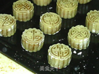 Creamy Pineapple Mooncake recipe