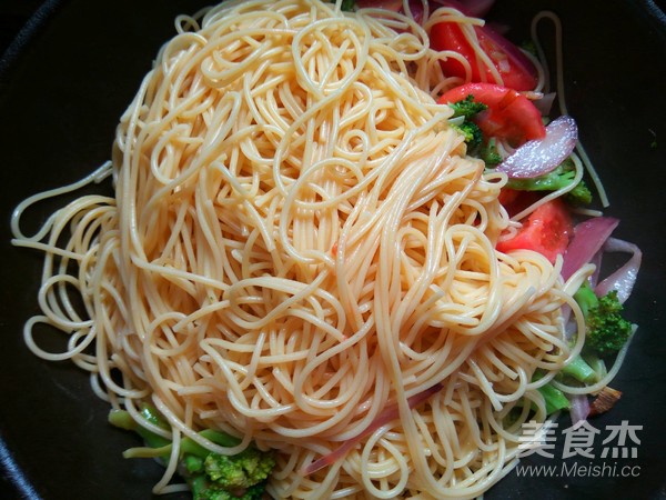 Vegetarian Fried Spaghetti recipe