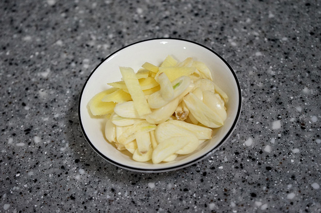 Sausage and Radish in Clay Pot recipe