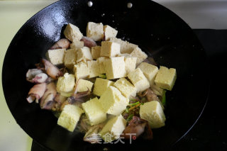 Stewed Frozen Tofu with Pipefish recipe