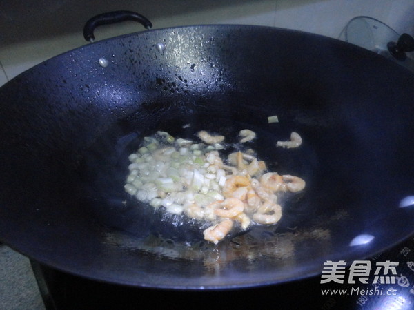 Fried Horned Melon with Sea Rice recipe