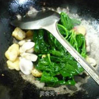 Stir-fried Spinach with Tofu in Fresh Mushroom Oil recipe