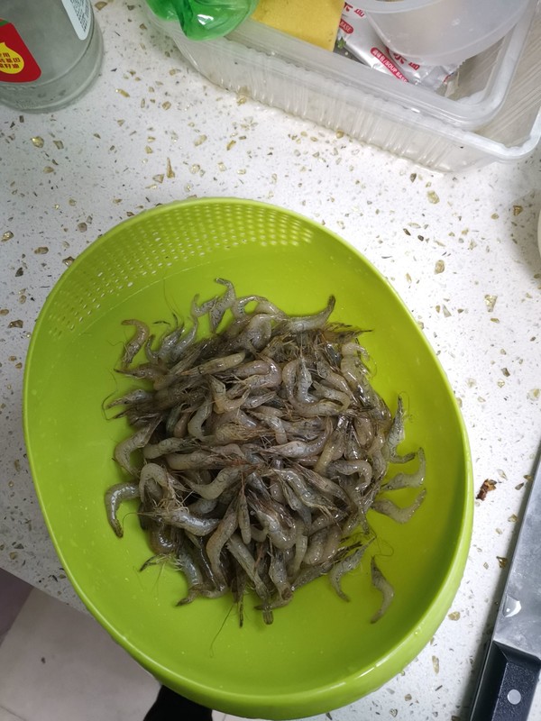 Stir-fried Fresh River Prawns with Leek recipe