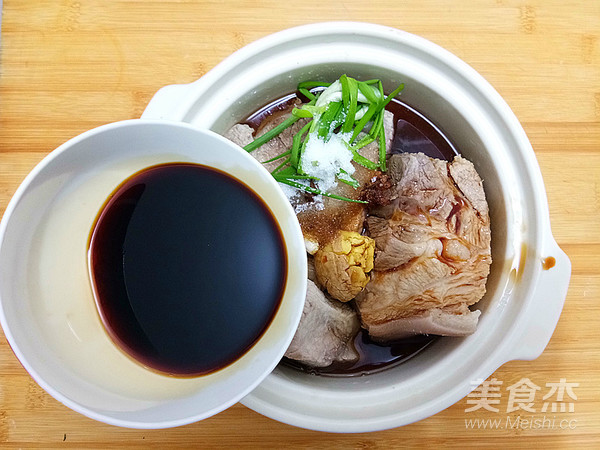 Soy Sauce Braised Pork recipe