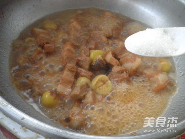 Braised Chestnut with Pork Belly recipe