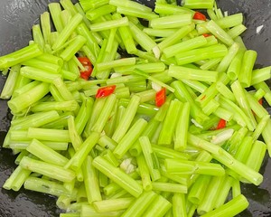 Summer Favorite! Stir-fried Convolvulus Stalks with Sour Plums recipe