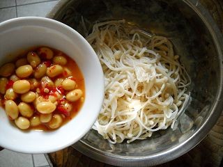 Laba Beans Mixed with Enoki Mushrooms recipe