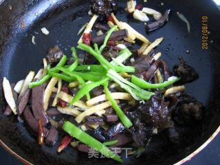 Stir-fried Tofu with Pork Blood recipe