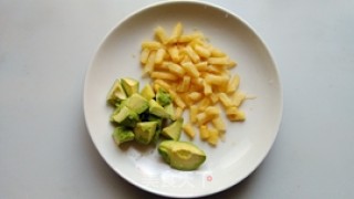 Avocado, Shrimp and French Fries Salad recipe