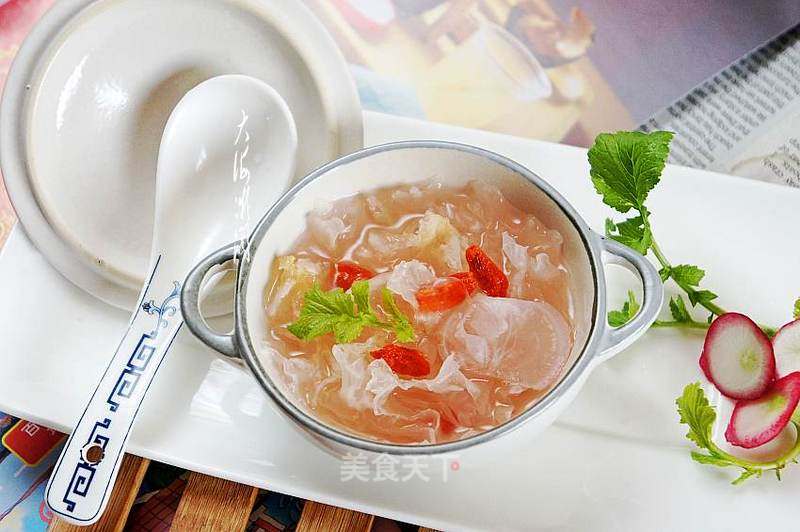 Radish and Rock Sugar Tremella Soup recipe