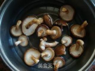 Stir-fried Pork with Mushrooms and Green Pepper recipe