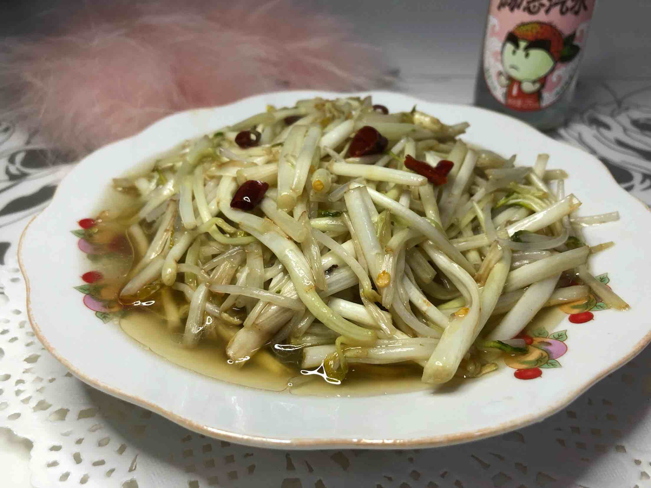 Stir-fried White Celery with Bean Sprouts recipe