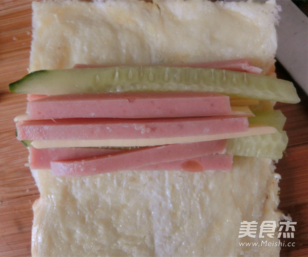 Vegetable Toast Roll with Seaweed Cheese recipe