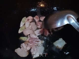 Stir-fried Pork with White Jade Mushroom recipe