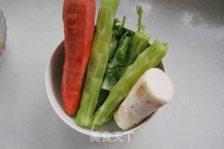 Winter Food Yam is at The Time-[fried Shredded Chicken with Yam and Green Bamboo Shoots] recipe