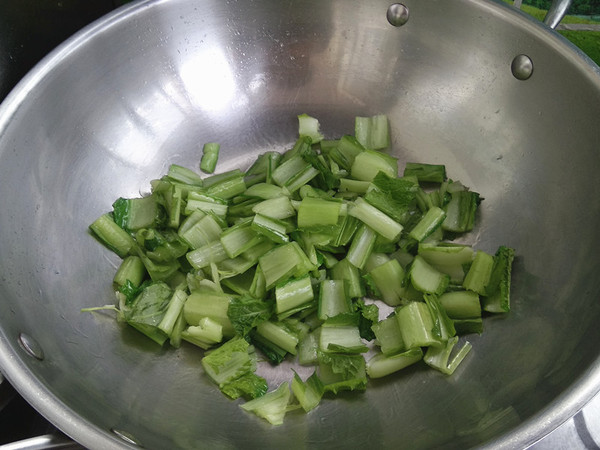 Stir-fried Pork Sausage with Green Cabbage recipe