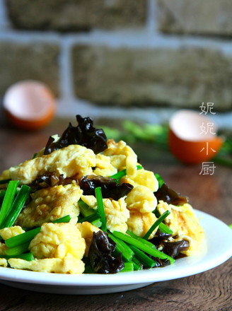 Scrambled Eggs with Chive Moss