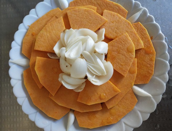 Steamed Pumpkin with Lily recipe