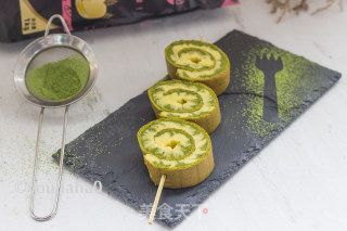 Matcha Whirlwind Cake Roll recipe