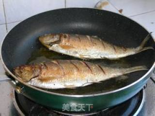 Crucian Carp with Garlic recipe