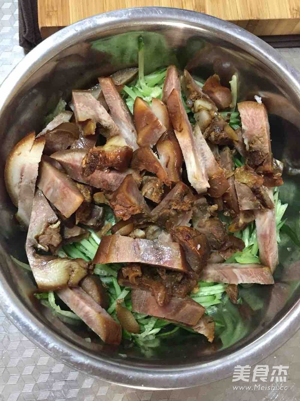 Pork Head Meat Mixed with Cucumber recipe