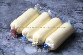 Little Yellow Man Sausage Cake Roll recipe