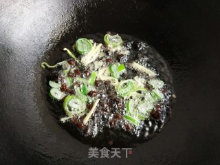 Fried Snails with Black Bean Pepper recipe