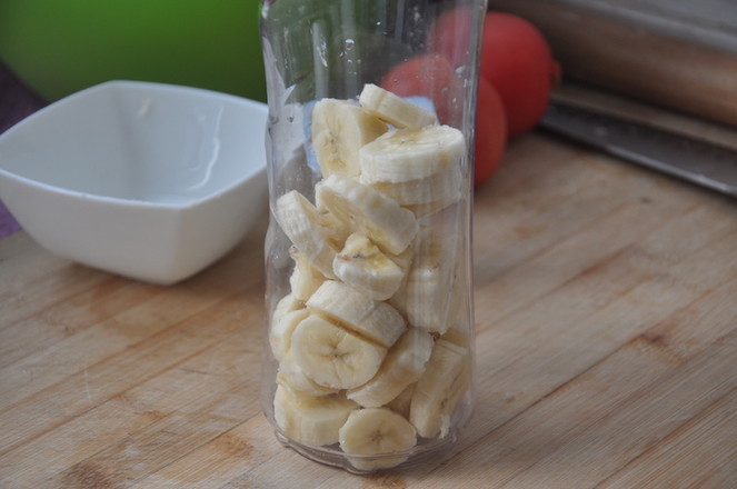 Tomato Banana Milkshake recipe