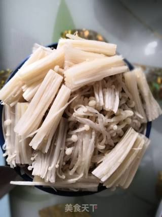 Warm-up Dishes ~ Kimchi (spicy Cabbage) Beef Soup recipe