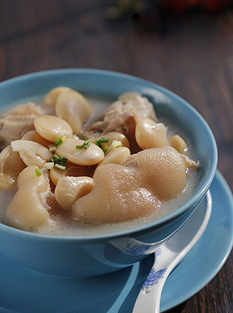 Hoof Flower Kidney Bean Soup
