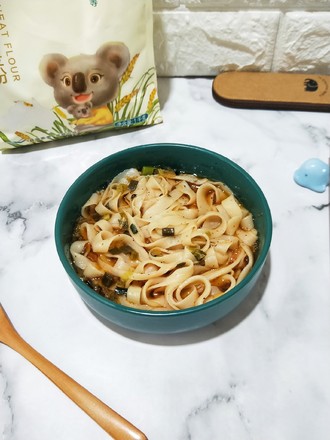 Garlic and Sour Noodle Soup (with Noodles)