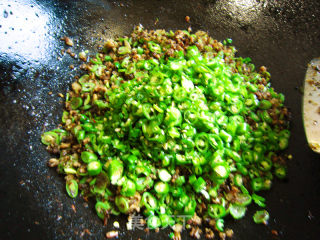 Stir-fried Beans with Green Pepper and Minced Pork recipe