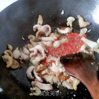 Stir-fried Pork with Wild Celery Stalks recipe