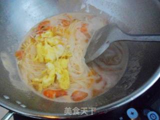 Tomato, Egg, Shrimp Noodles recipe