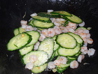 Fried Shrimp with Sliced Hibiscus Melon recipe