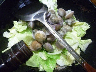 Stir-fried Clams with Cabbage recipe