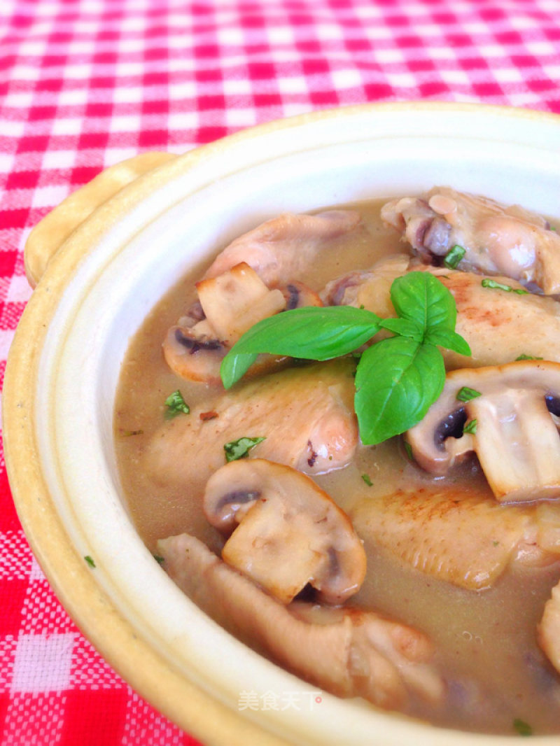 Braised Chicken Wings with Creamy Mushrooms recipe