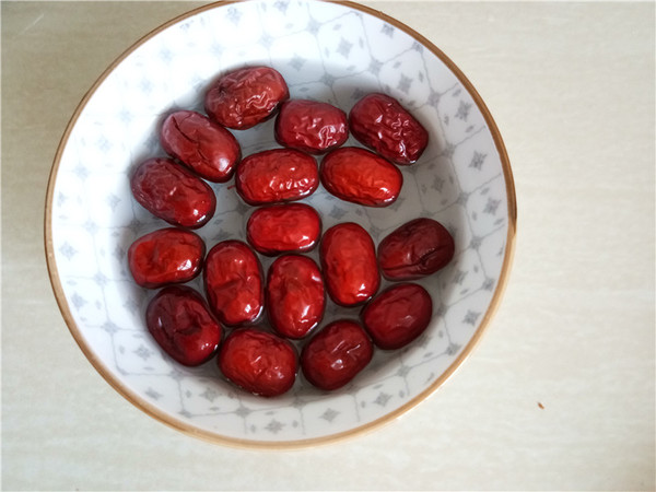 Red Dates, Longan and Wolfberry Soup recipe