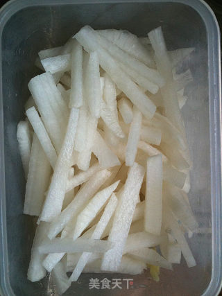 A Must-have for Summer Cold Dishes-pickled Pepper and Shredded Carrot recipe