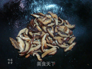 Stir-fried Winter Melon with Mushrooms and Tomatoes recipe