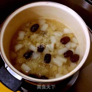 Sydney Fetus Chrysanthemum White Fungus Soup recipe