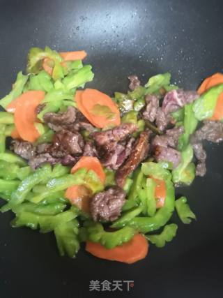 Stir-fried Beef with Bitter Gourd recipe