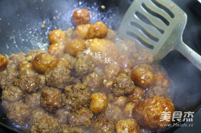 Roasted Meatballs with Tiger Skin Egg recipe