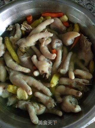 Chicken Feet with Soaked Feet~chicken Feet with Pickled Peppers recipe