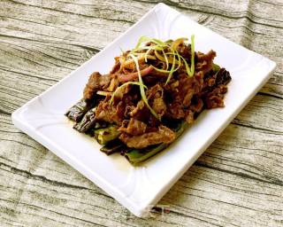 Stir-fried Beef with Tiger Skin Chili recipe