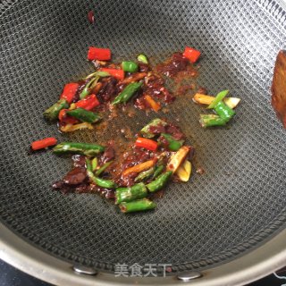 Stir-fried Sea Crab with Hang Pepper recipe