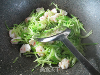 Stir-fried Green Radish with Shrimp Balls recipe